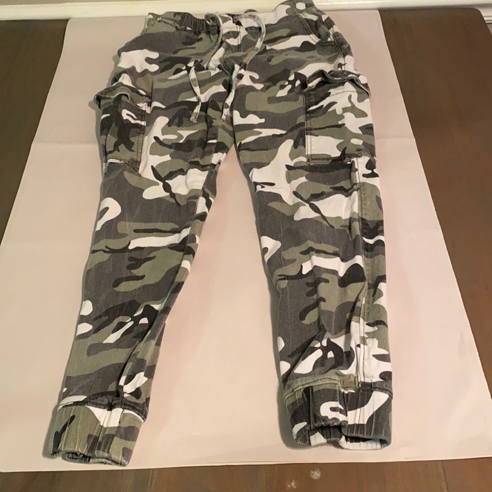 Junior Girls Army Joggers.